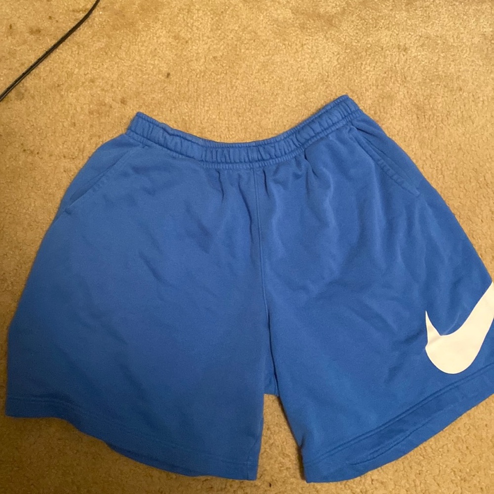 Size 2xl Nike woven shorts